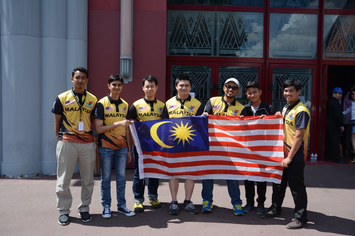 Team dari Malaysia.