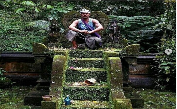 Kelakuan yang mengundang kemarahan rakyat Bali.