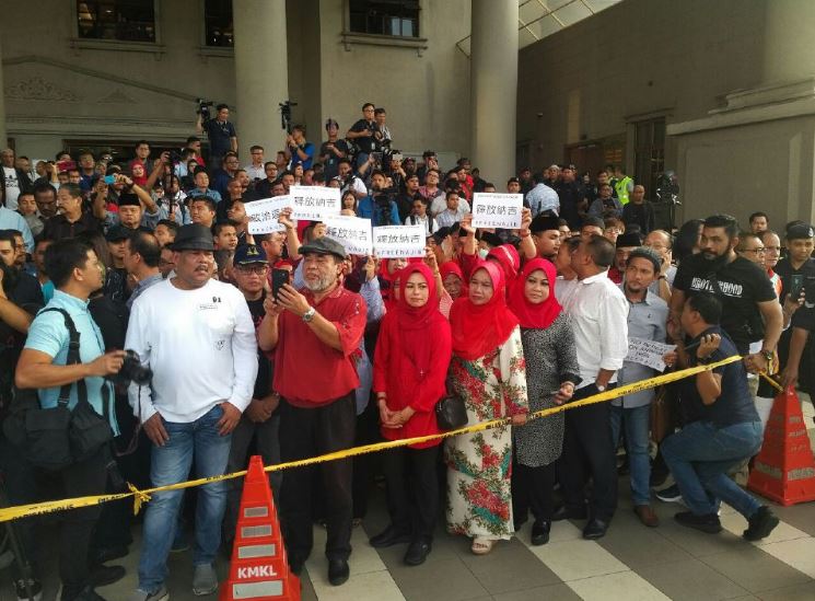 Berita Harian Antara penyokong Najib yang hadir.