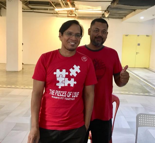 Facebook @Abdul Malek MB Abdul Malek bersama Pengasas Autism Cafe Project, Mohd Adli Yahya