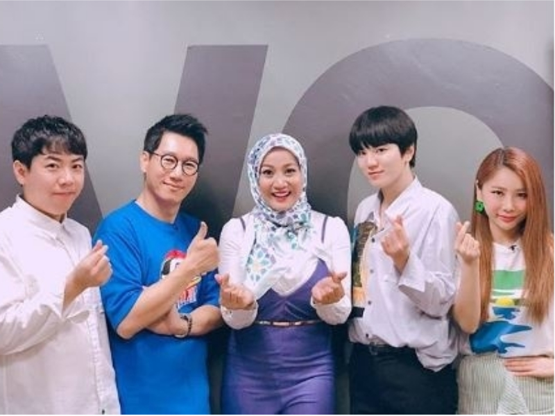 Instagram @yanasamsudin Yana sempat bergambar kenang-kenangan bersama Se Chan, Suk Jin, Sung Jong dan JeA