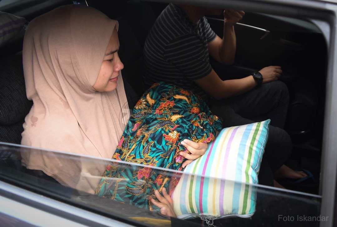 Bernama Ibu mana yang tidak sedih...