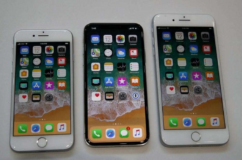 Tiga model dikeluarkan serentak tahun lalu sempena anniversary Apple ke-10