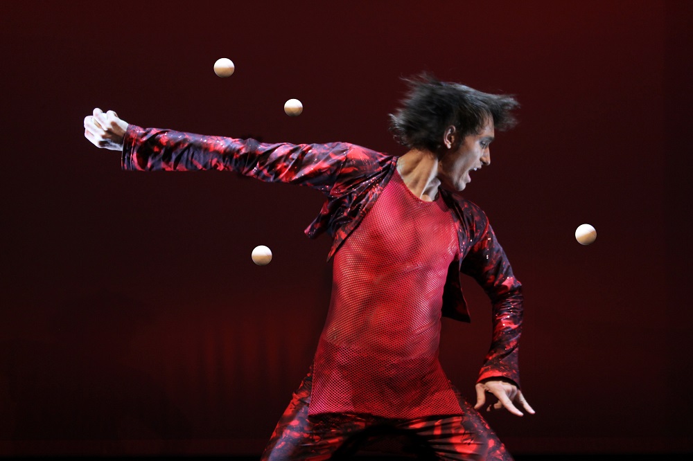 One of the most renowned jugglers in Russia, Semen Krachinov.