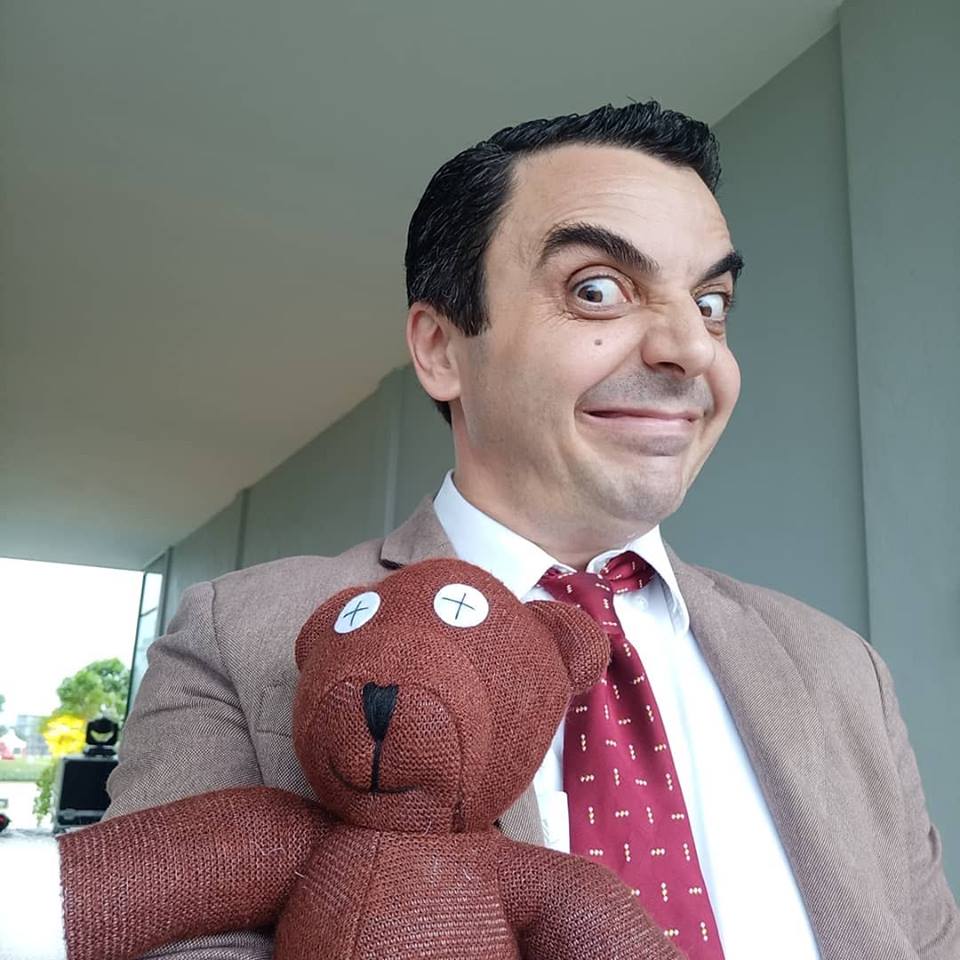He does look like Mr. Bean, doesn't he?