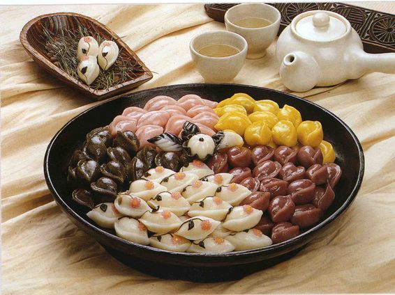 Traditional snacks during South Korea's Chuseok Festival.