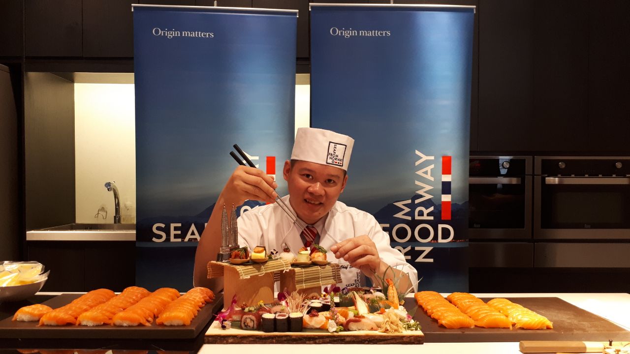 Can you spot the Twin Towers in his sushi platter?