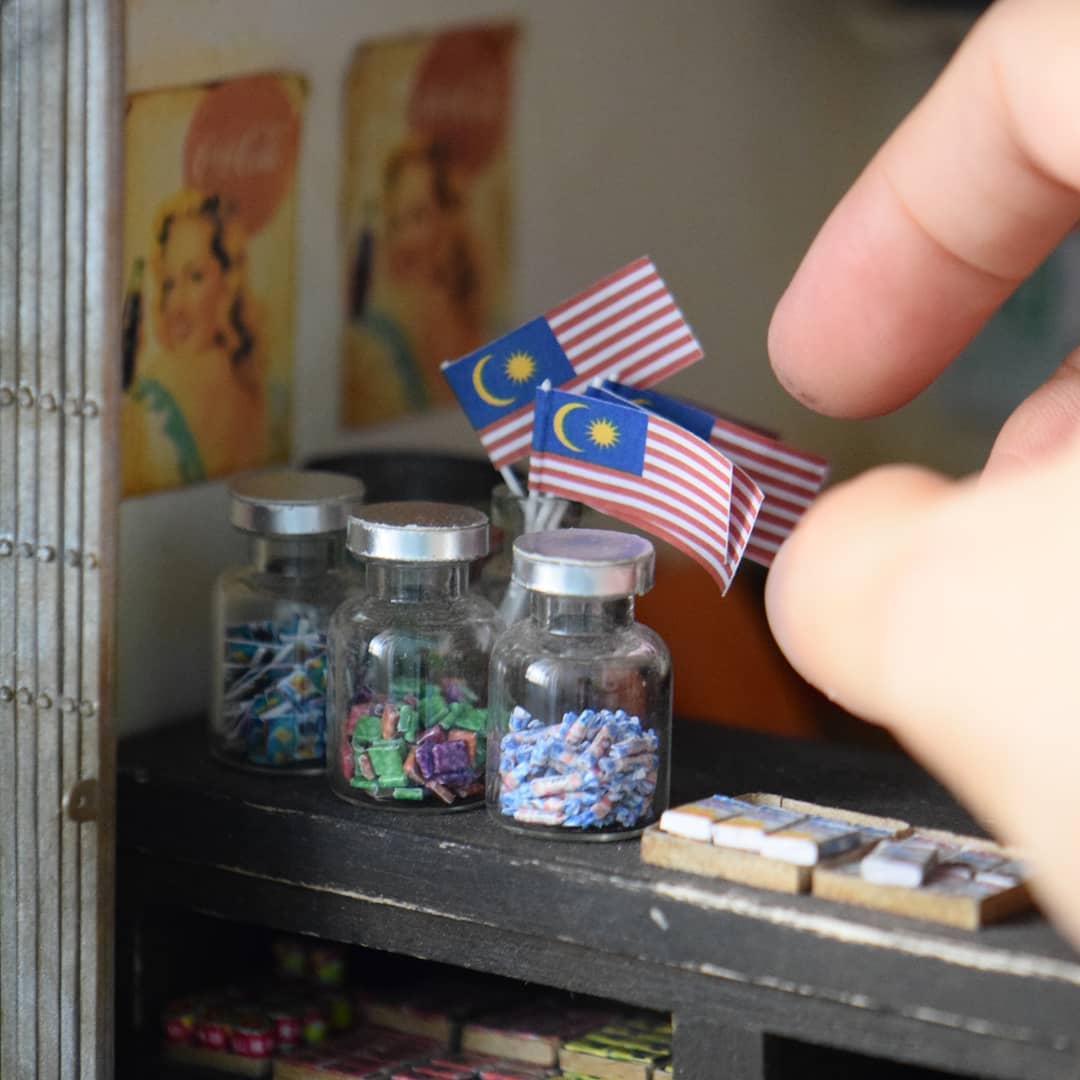 Mini sweets, anyone?