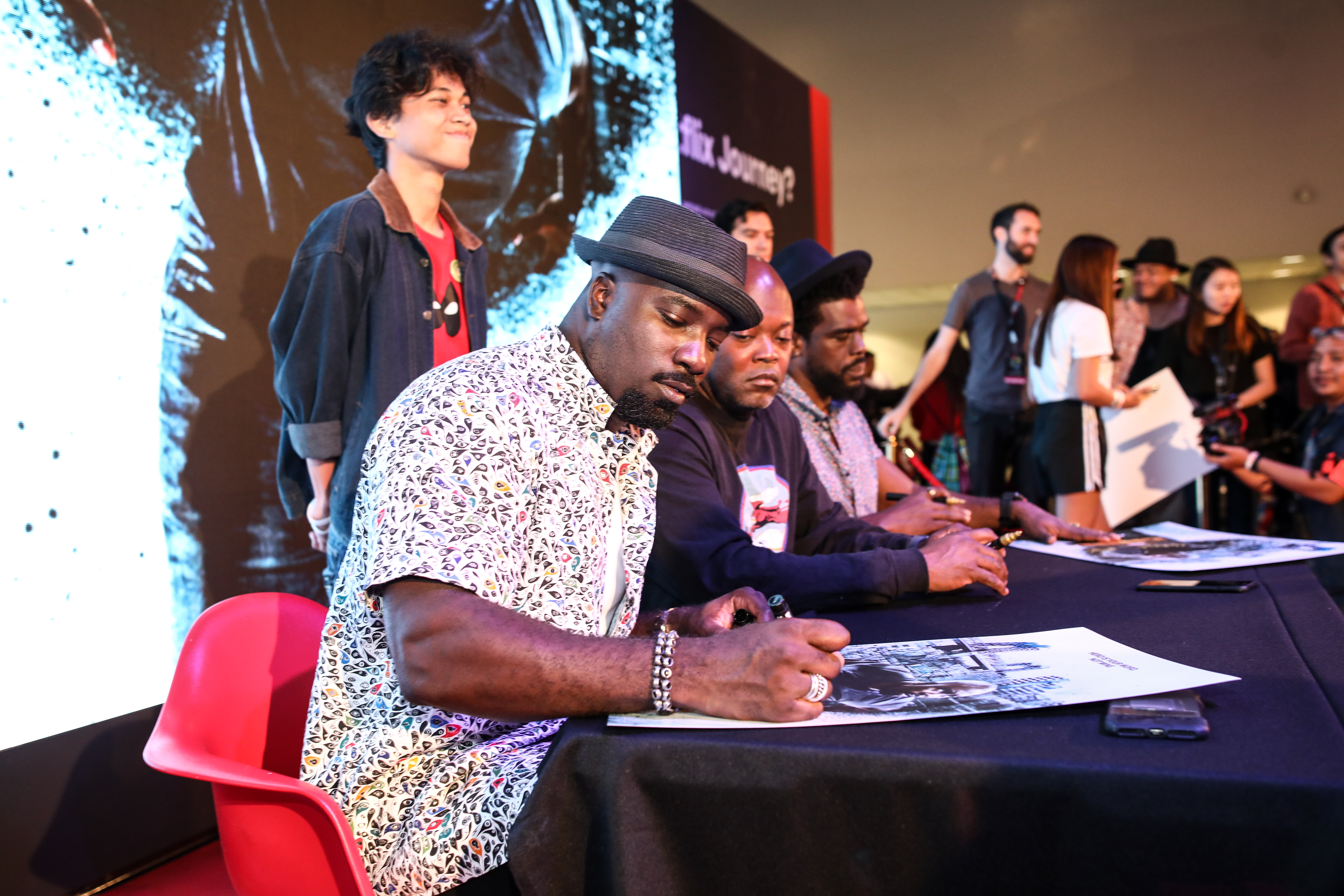 Get 'em autographs!