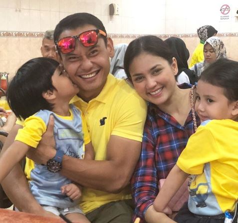 Ramai mendoakan kebahagiaan Fasha dan Aidil.